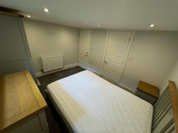 1 bed House Share to rent Image 12