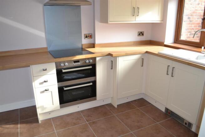KITCHEN 3.jpg