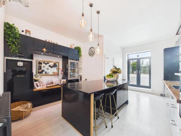 Kitchen / Dining Room