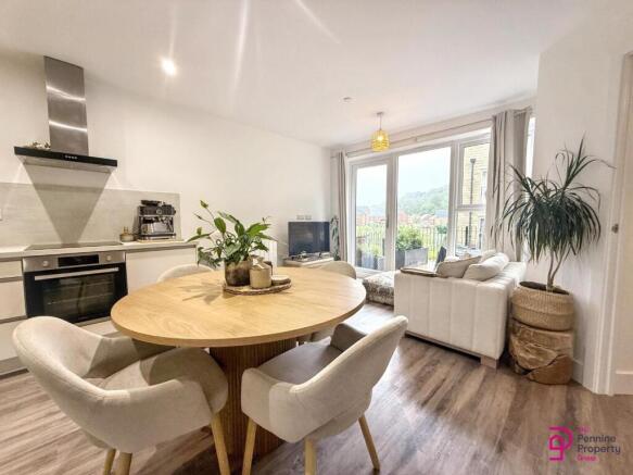 2 bed Town House to rent Image 8