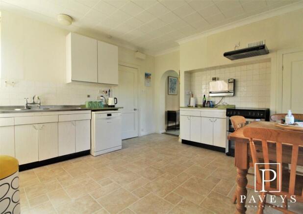 KITCHEN BREAKFAST ROOM