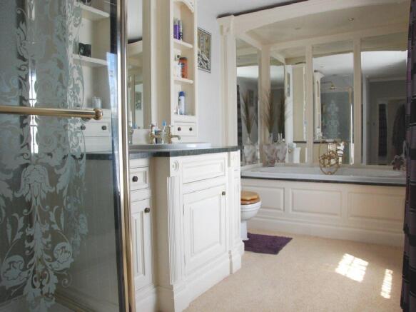 ENSUITE