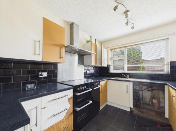 2 bed Semi-Detached Bungalow for sale Image 7