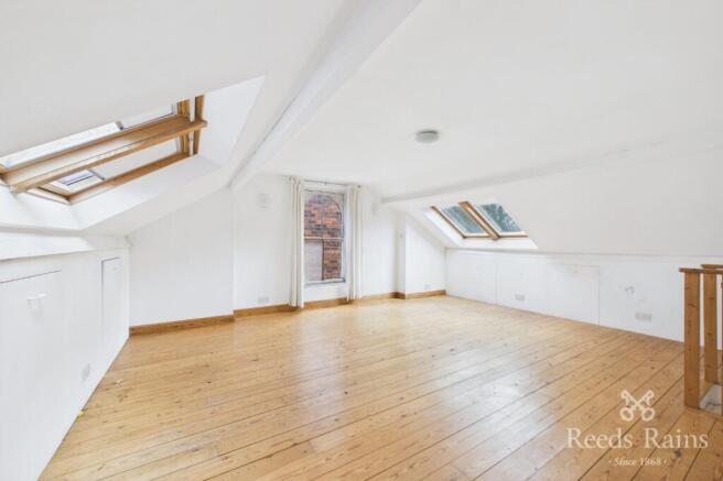 4 bed Semi-Detached for sale Image 7