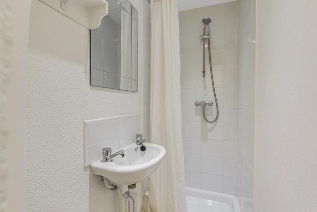 6 bed Terraced for sale Image 8