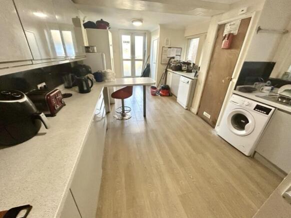 kitchen room 3