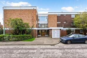 Flat 8, Festival Court, Somerstown, Chichester PO19 6AE