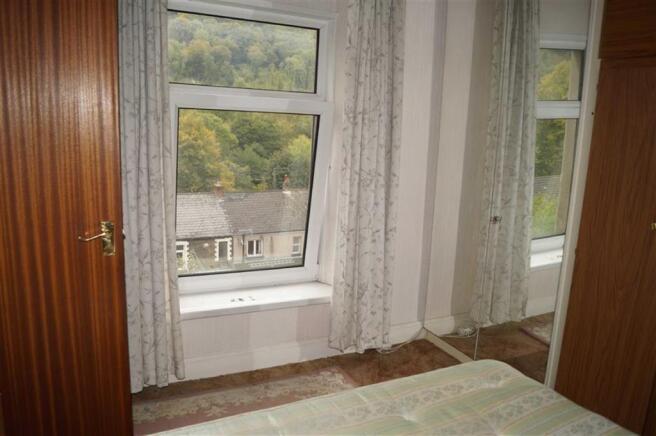 BEDROOM 1 (REAR)