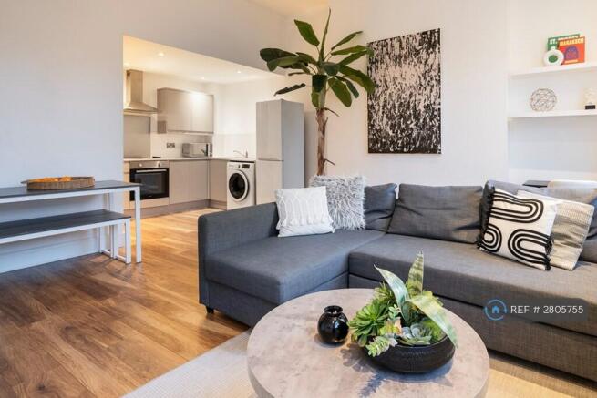 Japandi-Style Interiors With High Ceilings ????