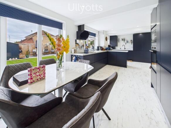 Kitchen / Dining ...