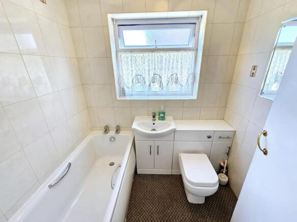 3 bed Semi-Detached Bungalow for sale Image 10
