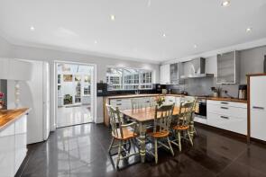 32, Newburn Street, London SE11 5PJ