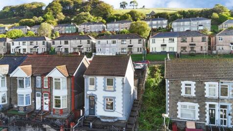 Caerphilly Road, Senghenydd, Caerphilly