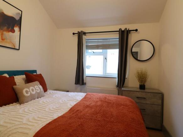 2 Goslyn Room 4 1.JPG