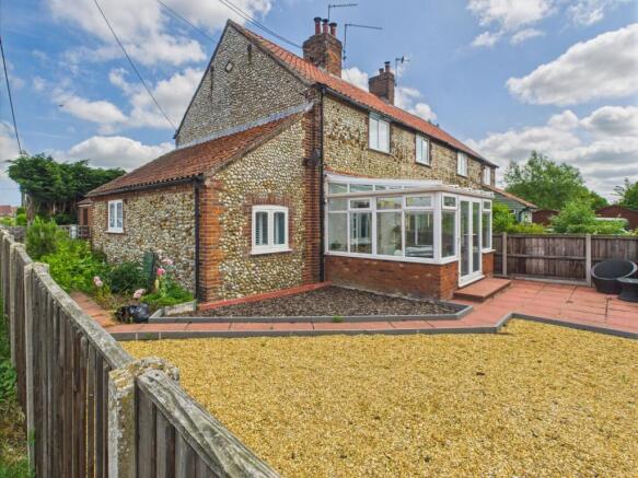 2. CAM04922G0-PR0038-STILL041