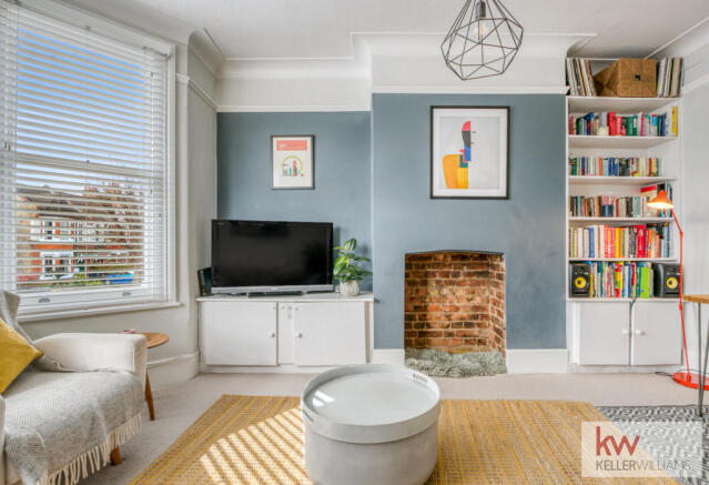 Radcliffe Road - Winchmore Hill - Brick fireplace