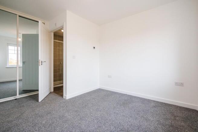 3 bed House to rent Image 10