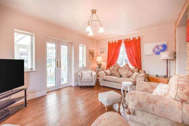 Living Room.JPG