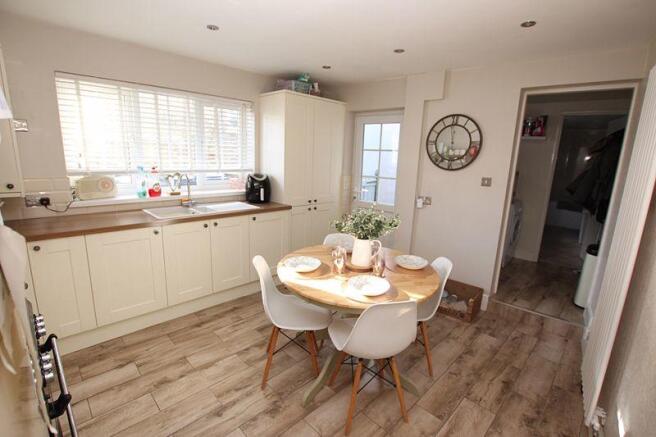 Kitchen diner ...