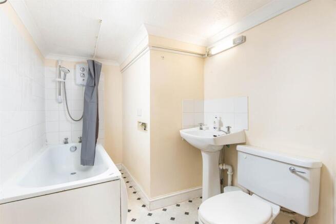 Bathroom - Copy.jpg