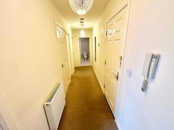 2 bed Apartment to rent Image 6