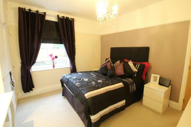 Bedroom 1 Pic 2