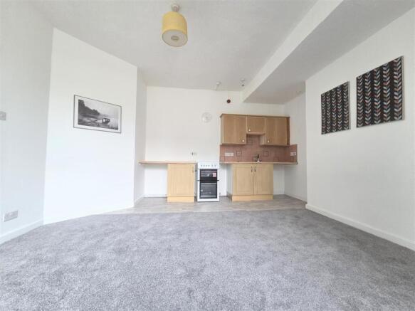 OPEN PLAN LIVING SPACE