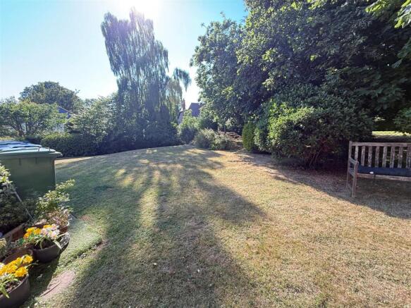 2 bed Flat for sale Image 6