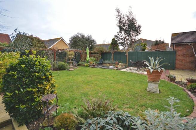 GARDEN VIEW (2)