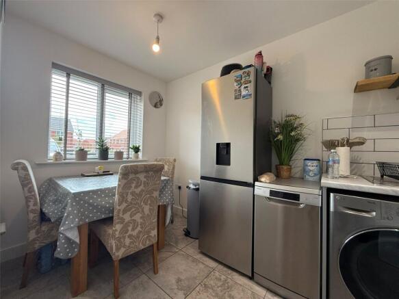 2 bed Semi-Detached for sale Image 8