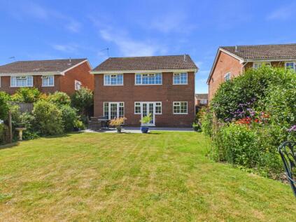 Woodhall Close, Cuckfield, RH17