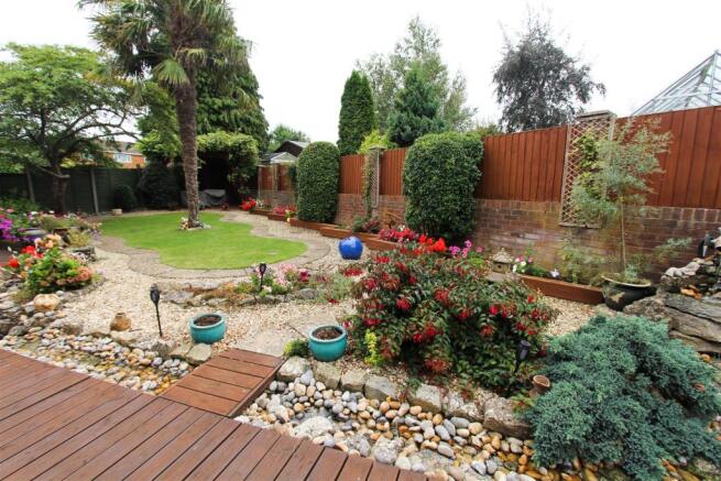 REAR GARDEN.jpg
