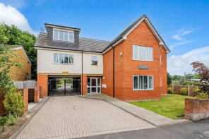 4, Woodcote, Eastbourne Road, Godstone RH9 8EZ