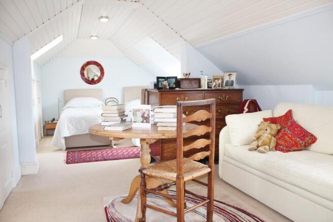 Master Bedroom Su...