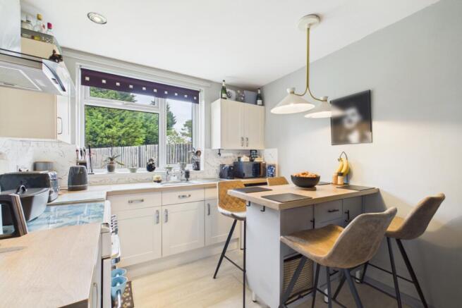 4 bed Semi-Detached for sale Image 6