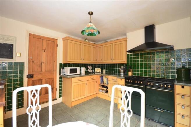 Kitchen/ Breakfsat Area
