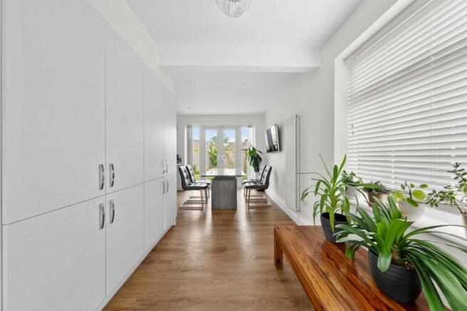 4 bed Detached for sale Image 7