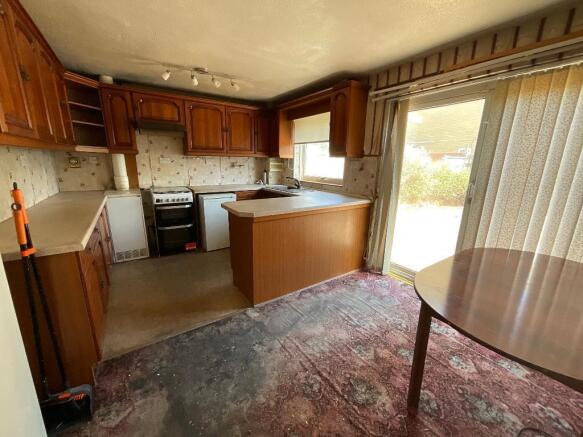 KITCHEN 15' X 11'8