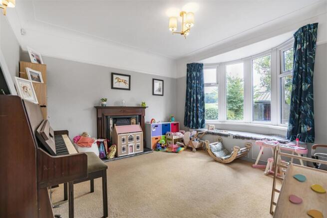 4 bed Detached for sale Image 10