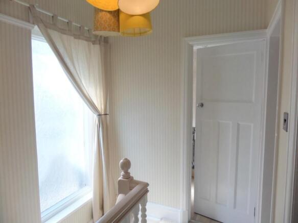 58 Bryniau Road 001.