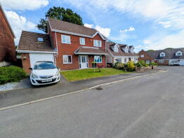 29, Gwaun Henllan, Ammanford SA18 2FD