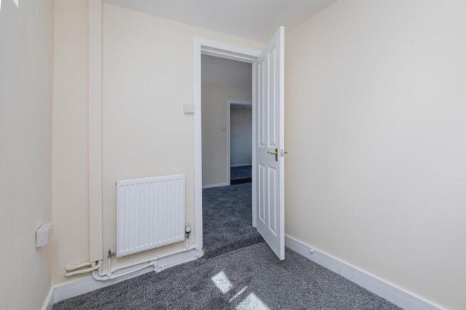 2 bed Ground Flat to rent Image 10