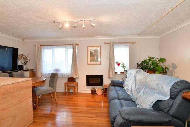 Lounge/ Kitchen