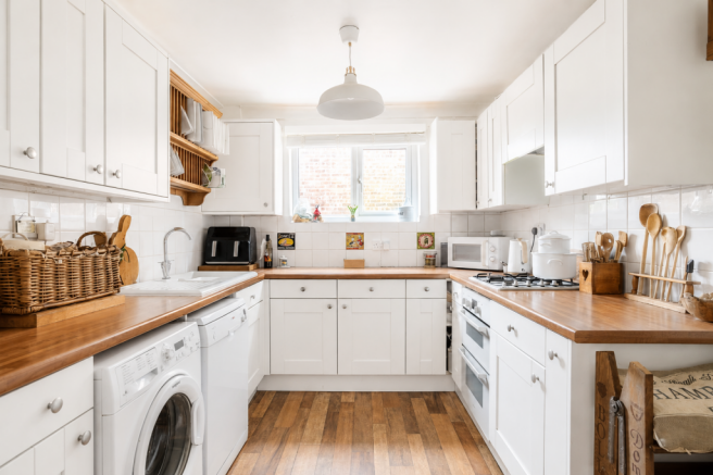 4 bed Semi-Detached for sale Image 5