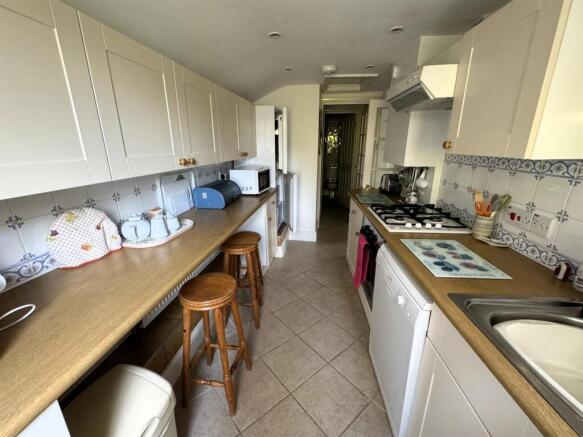 KITCHEN/BREAKFAST ROOM
