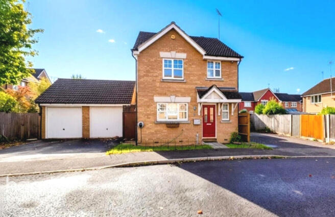 3-bed detached on Grosvenor Road, Rayleigh, £450,000