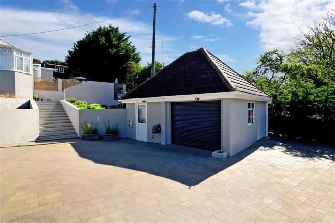 Workshop/Outbuildings