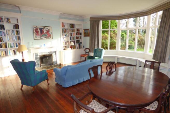 Living/Kitchen/Dinin