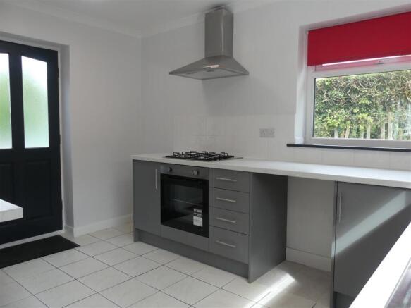 2 bed Detached Bungalow to rent Image 6
