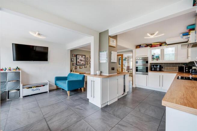 Open plan kitchen-diner family room